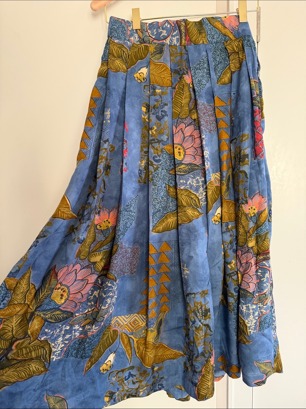Blue Floral Pleated Midi Skirt - Women's waist 30”